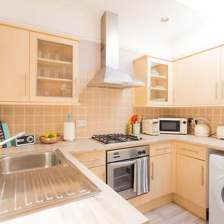 Spacious Split Level Flat In Great Location Portsmouth Exterior photo